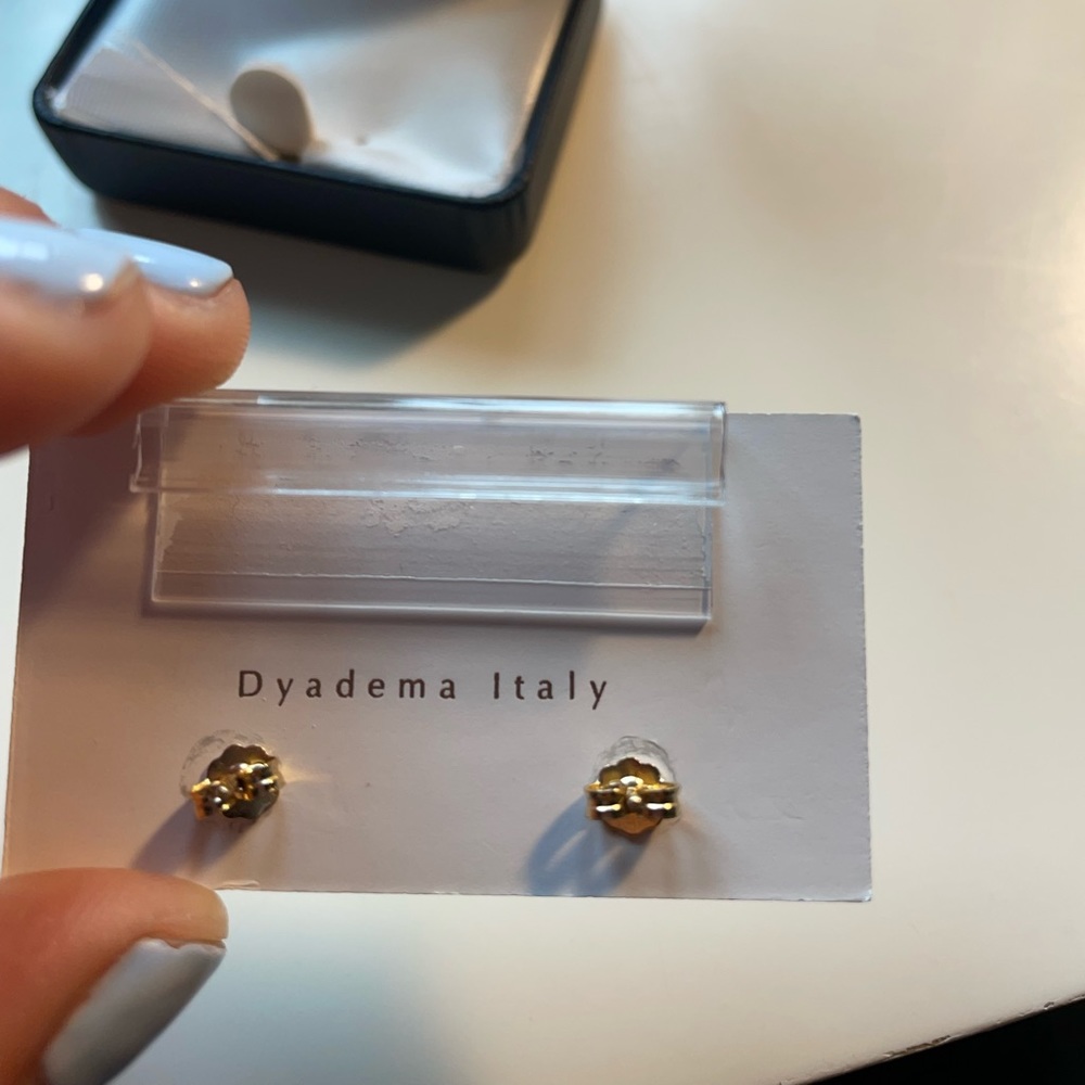 GOLD earrings - Picture 4 of 4